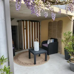  Apartment T2 Terrasse De Charme A Rochebonne 400 M Frankreich